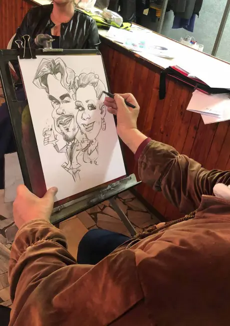 Karikaturista na akcii v Bratislave.
